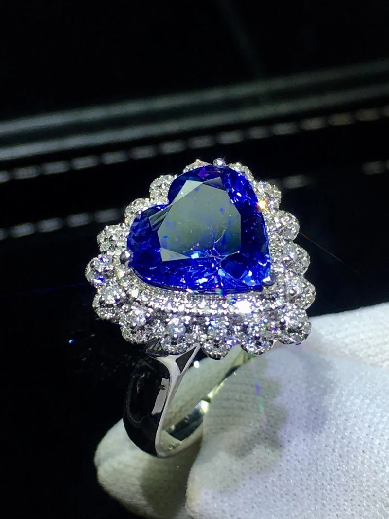 18K Weißgold 100% natürliche blaue Tansanit-Edelsteine ​​8.5ct Diamonds Fine Chic Pendant Necklace