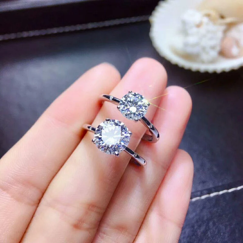 Moissanite Edelstein 4 Klaue Einfache Diamantring für Frauen Echte 925 Sterling Silber Charme Edlen Hochzeitsschmuck