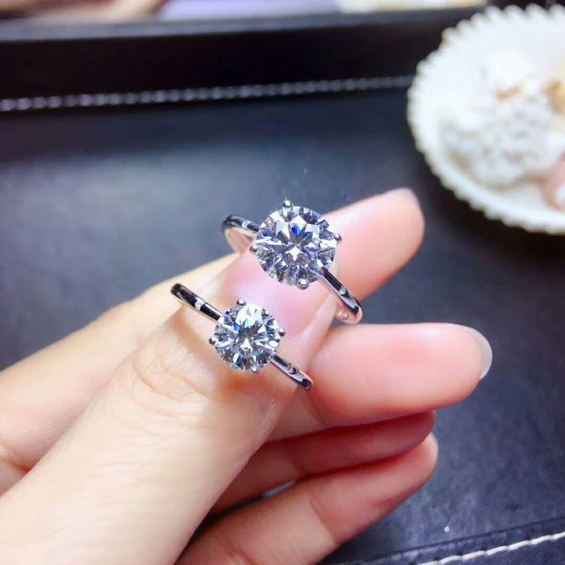 Moissanite Edelstein 4 Klaue Einfache Diamantring für Frauen Echte 925 Sterling Silber Charme Edlen Hochzeitsschmuck