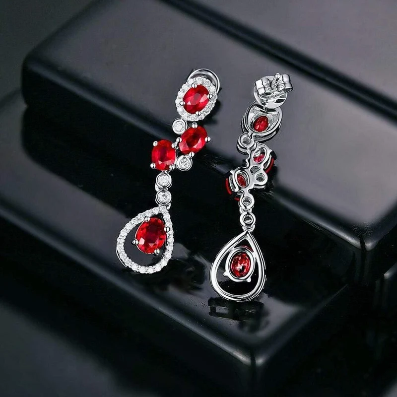 18KT / 750 Weißgold 2.69ct Natürlicher roter Rubin 0.39ct Diamant-Verlobungs-Edelstein-Ohrschmuck im Rundschliff