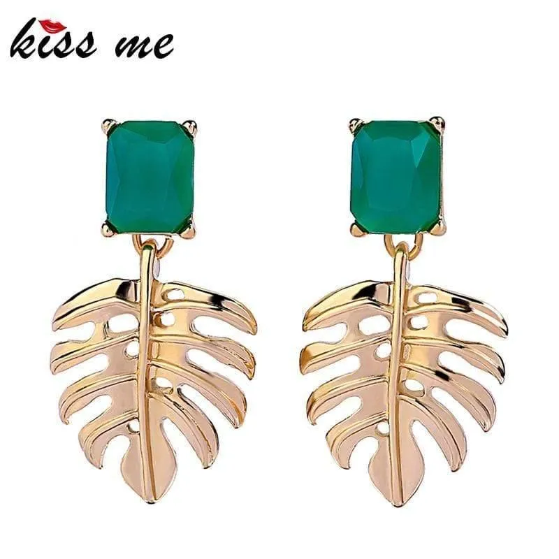 Goldfarbene Legierung, ausgehöhltes Blatt, grünes Harz, rechteckige Tropfenohrringe für Damen, Modeschmuck