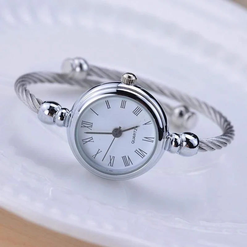 Frauenuhren elegantes kleines Armband weibliche Uhr BGG Art und Weisemarke römisches Vorwahlknopf Retro- Damearmbanduhrgeschenk