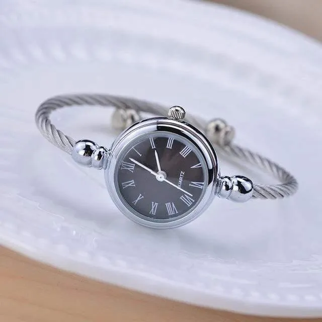 Frauenuhren elegantes kleines Armband weibliche Uhr BGG Art und Weisemarke römisches Vorwahlknopf Retro- Damearmbanduhrgeschenk