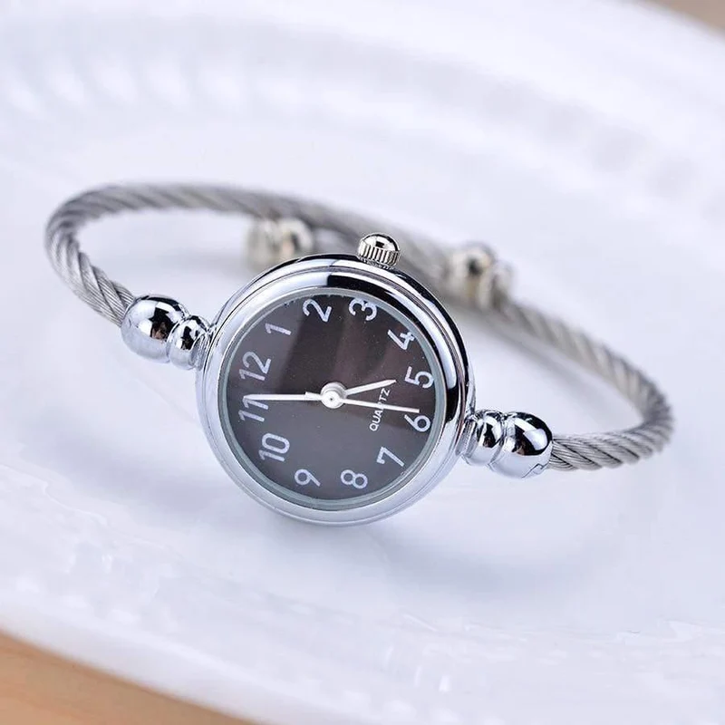 Frauenuhren elegantes kleines Armband weibliche Uhr BGG Art und Weisemarke römisches Vorwahlknopf Retro- Damearmbanduhrgeschenk