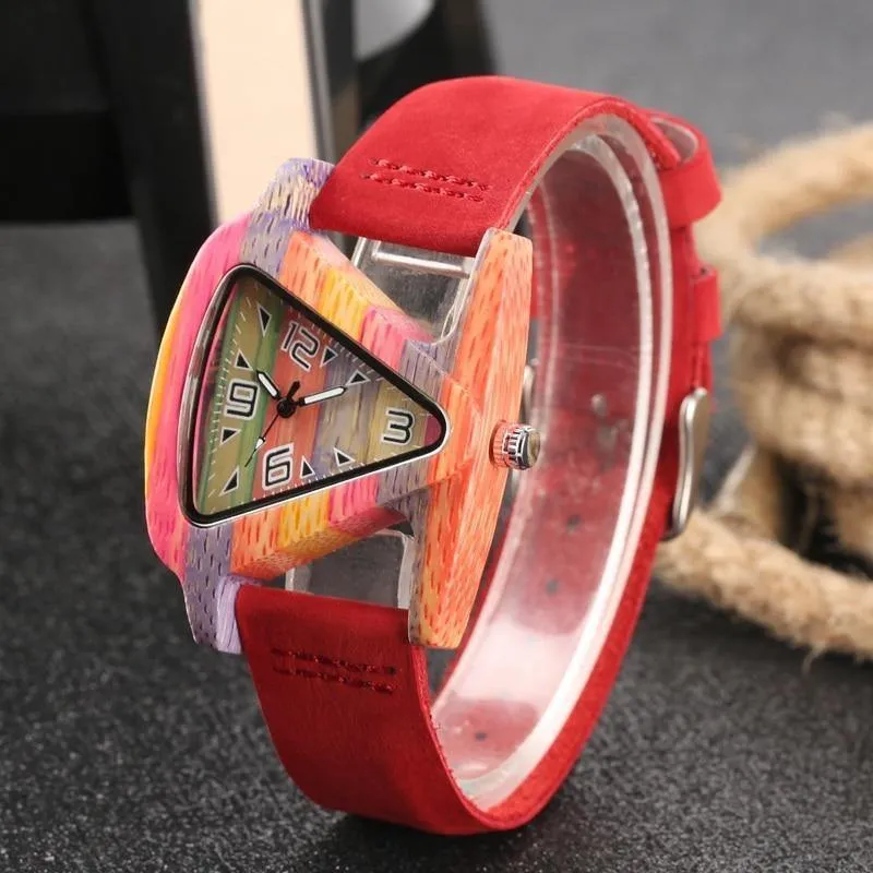 Holz Uhr Kreative Dreieck Form Zifferblatt Stunde Uhr Frauen Quarz Lederarmband Uhr frauen Handgelenk Reloj Mujer