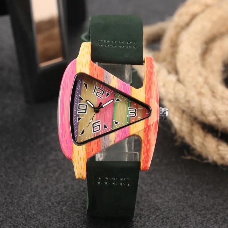 Holz Uhr Kreative Dreieck Form Zifferblatt Stunde Uhr Frauen Quarz Lederarmband Uhr frauen Handgelenk Reloj Mujer