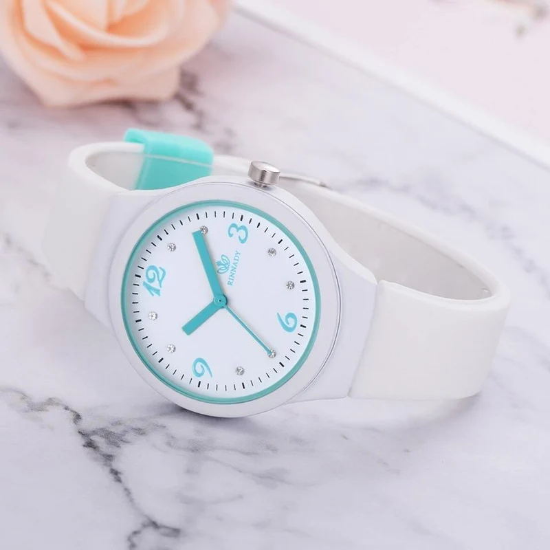 Uhren für Frauen einfache weiße Sport kreative Candy Farbe Sport Uhr Relogio Feminino LS1086