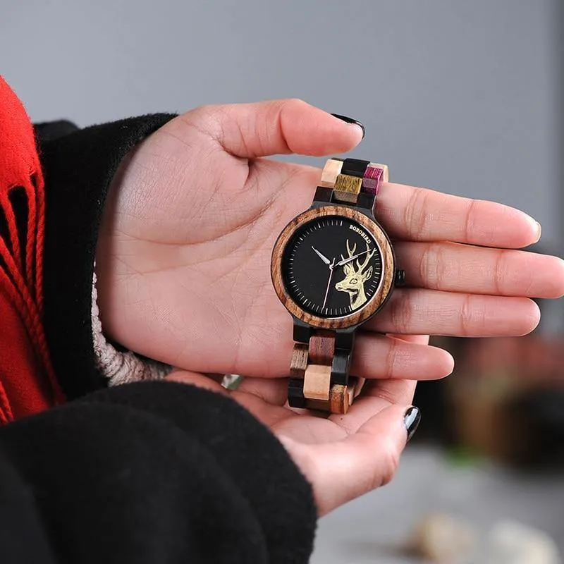 Lässige Quarzuhren für Liebhaber, Elch-Design, natürliche Holzuhr für Männer und Frauen mit buntem Holzarmband in Geschenkbox