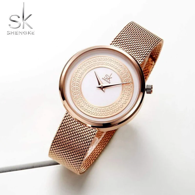 Shengke Frauen Uhren Frauen Mode Uhr Vintage Design Damen Uhr Luxus Marke Klassische Gold Metall Scheibe Zegarek Damski