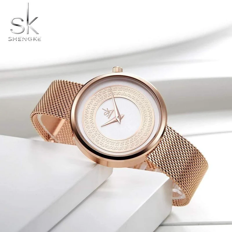 Shengke Frauen Uhren Frauen Mode Uhr Vintage Design Damen Uhr Luxus Marke Klassische Gold Metall Scheibe Zegarek Damski