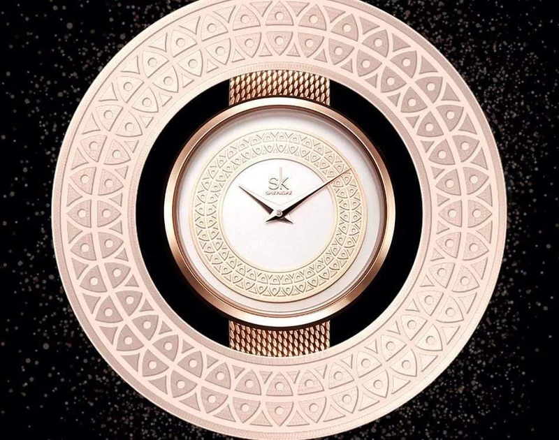 Shengke Frauen Uhren Frauen Mode Uhr Vintage Design Damen Uhr Luxus Marke Klassische Gold Metall Scheibe Zegarek Damski