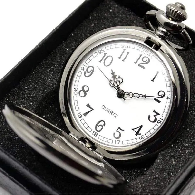 Retro Black Smooth Quartz Einzigartige gravierte Custom LOVE Taschenuhr mit 30cm Ketten Geschenkbox