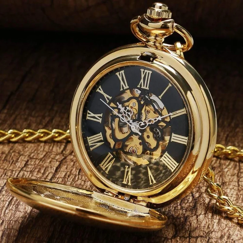 Goldene Shiled Design Skelett schwarzes Zifferblatt mechanische Handaufzug Taschenuhr für Männer Frauen Geschenk mit Kette