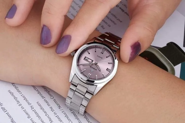 Datum Tag Uhr weibliche Edelstahl Uhr Damen Mode Casual Uhr Quarz Frauen Uhren