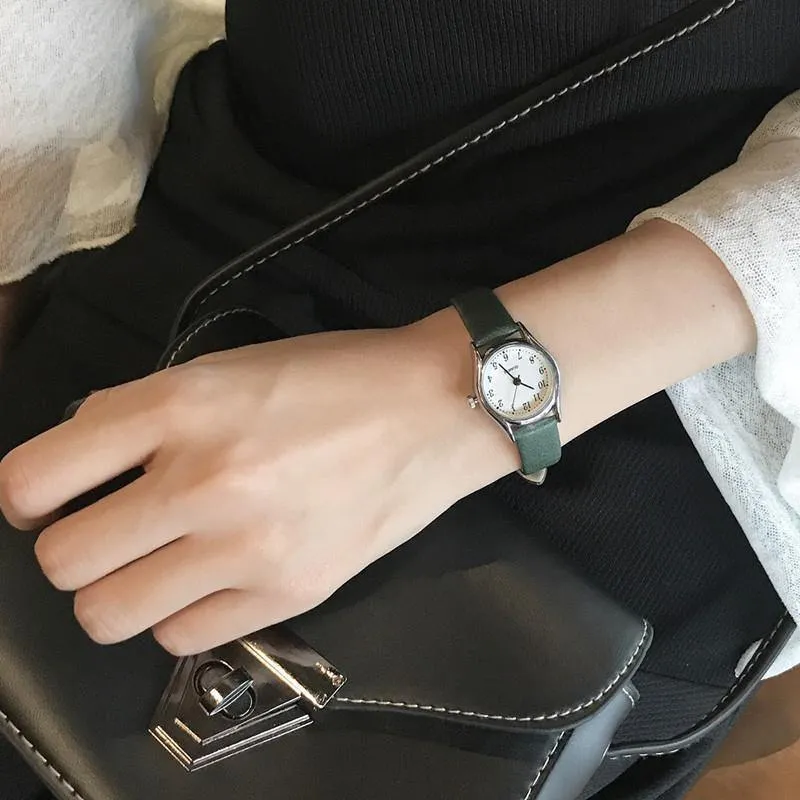 Damenuhren, koreanische Version, lässig, Quarzuhr, Damenuhr der Marke BGG, Retro-Armbanduhren mit Lederband