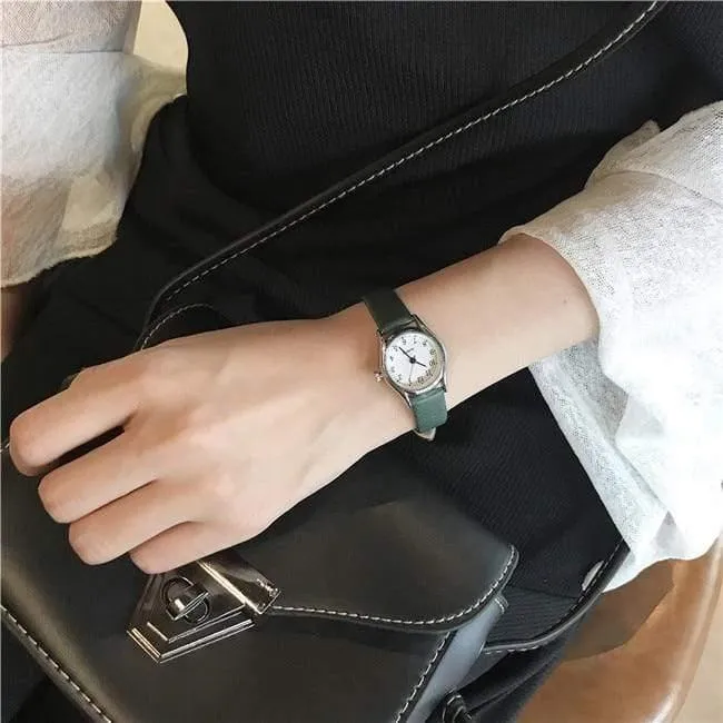Damenuhren, koreanische Version, lässig, Quarzuhr, Damenuhr der Marke BGG, Retro-Armbanduhren mit Lederband