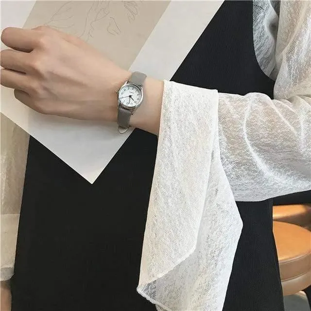 Damenuhren, koreanische Version, lässig, Quarzuhr, Damenuhr der Marke BGG, Retro-Armbanduhren mit Lederband