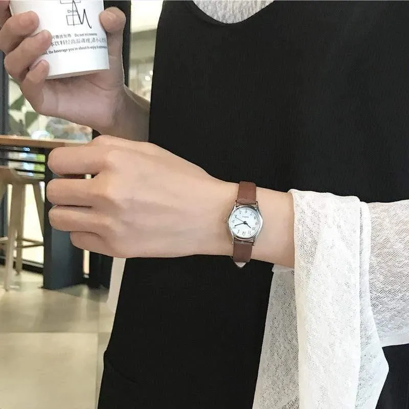 Damenuhren, koreanische Version, lässig, Quarzuhr, Damenuhr der Marke BGG, Retro-Armbanduhren mit Lederband