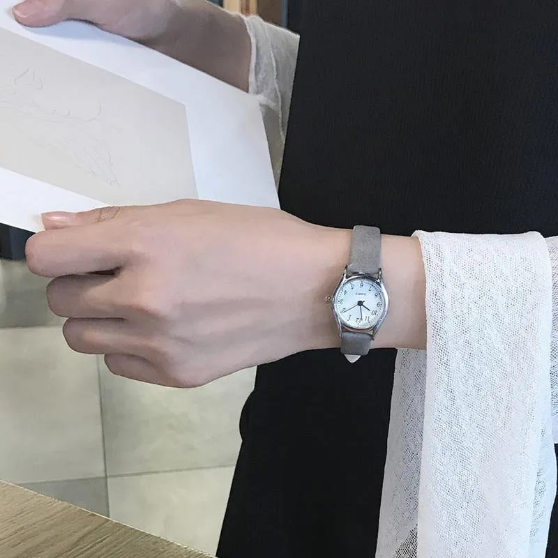 Damenuhren, koreanische Version, lässig, Quarzuhr, Damenuhr der Marke BGG, Retro-Armbanduhren mit Lederband