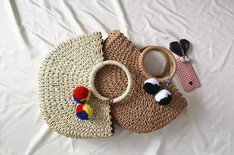 Sommer handgefertigte Taschen Frauen Pompon Strand Weben Damen Stroh Tasche gewickelt Strandtasche mondförmige Tasche
