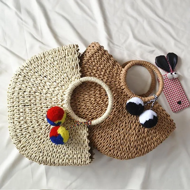 Sommer handgefertigte Taschen Frauen Pompon Strand Weben Damen Stroh Tasche gewickelt Strandtasche mondförmige Tasche