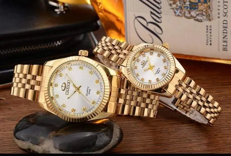Gold Paar Uhr Frauen Männer Schwarz Luxus Goldenen Edelstahl Business Kleid Liebhaber Armbanduhr Wasserdicht 2 Stück