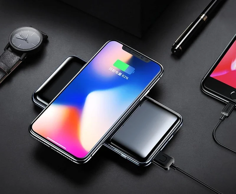 USAMS 5V 2A PB2 Typ C Micro- und 2-USB-Anschlüsse 10000mah Powerbank Qi Wireless-Ladegerät LED-Anzeige Powerbank Wireless Externer Akku