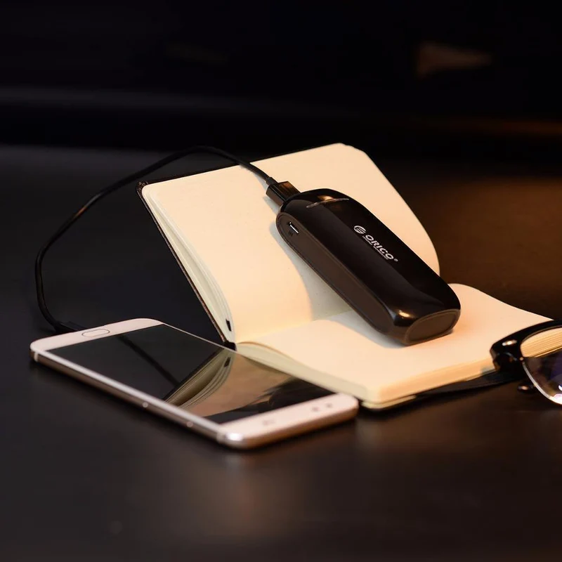 ORICO 4000mAh Power Bank 5V1A Aufladen für Smartphones mit 30cm Micro-USB-Kabel, tragbar zum Tragen, schwarzes ABS