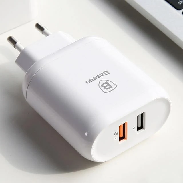 Baseus QC 3.0 Dual USB-Ladegerätadapter EU-Stecker Reisewand Schnellladegerät für iPhone Samsung Xiaomi Handyladegerät
