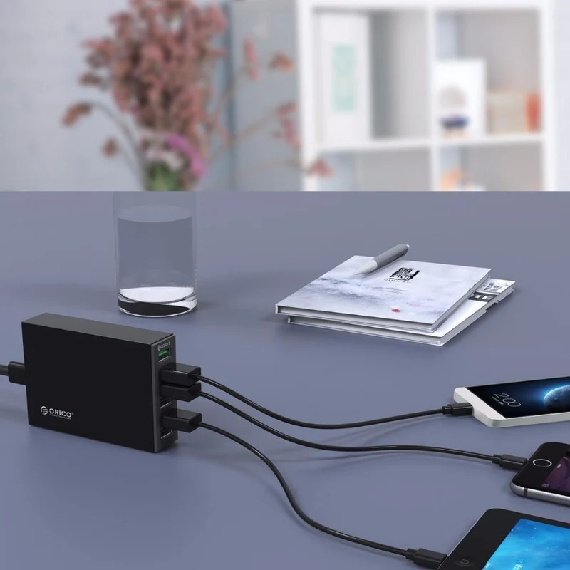 2-Anschlüsse QC 2.0-Schnellladegerät mit 4-Anschlüssen 5V2.4A 50W-USB-Ladegerät mit maximaler Ausgangsleistung für Mobiltelefone von Samsung Xiaomi Huawei