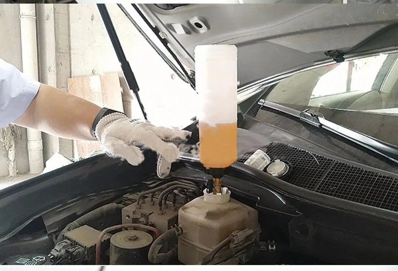 Kfz-Bremsentlüfter Wechsel-Kit für blutende Flüssigkeiten Luft Pneumatische Werkstatt Vakuum-Werkzeug 180Ltr / Min Set 90-120PSI Kfz-Zubehör Kfz-Werkzeuge