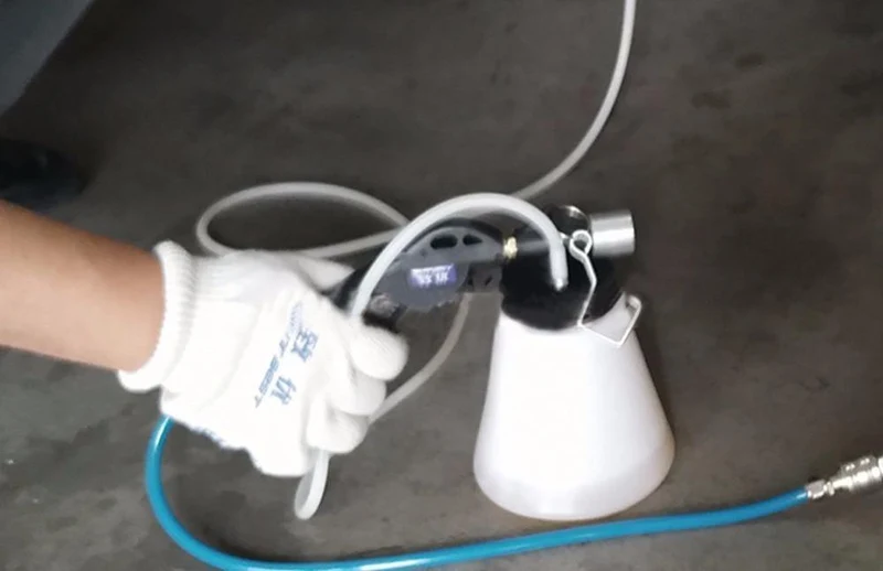 Kfz-Bremsentlüfter Wechsel-Kit für blutende Flüssigkeiten Luft Pneumatische Werkstatt Vakuum-Werkzeug 180Ltr / Min Set 90-120PSI Kfz-Zubehör Kfz-Werkzeuge