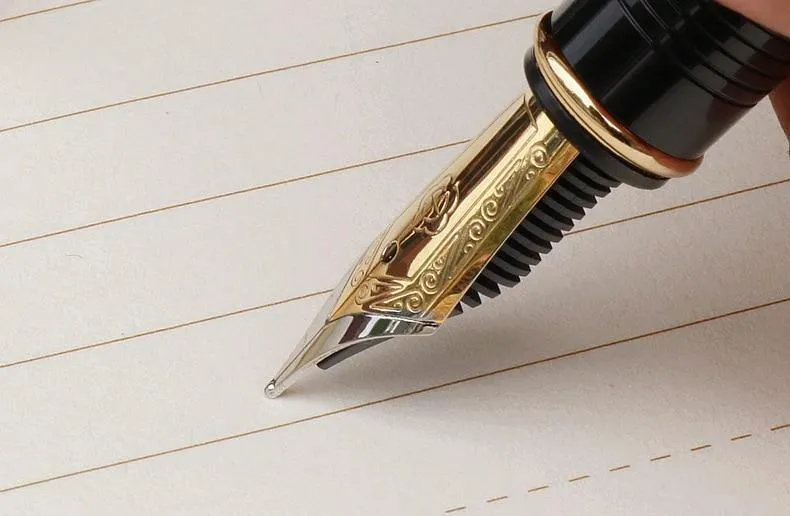 Modischer, neuer Stil, dunkelgrauer Tintenstift. Luxus-Schreibstift aus Metall für Büro und Lernen