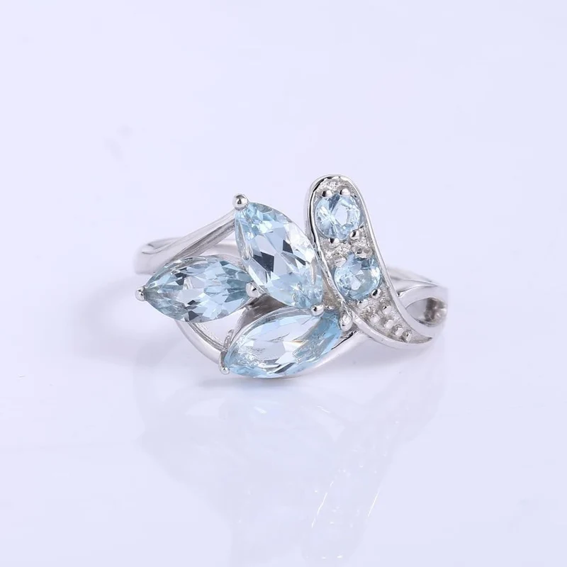 Ring aus 925er-Sterlingsilber mit funkelnden Blättern, 2.4 ct natürlicher himmelblauer Topas-Edelstein-Ring