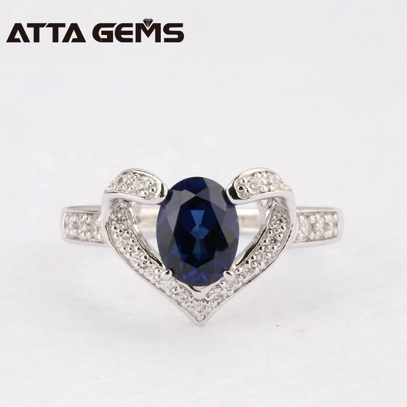 Blauer Saphir-Silberring. 1.5 Karat Saphir-Ring aus massivem Silber. Kurzes und modisches Design