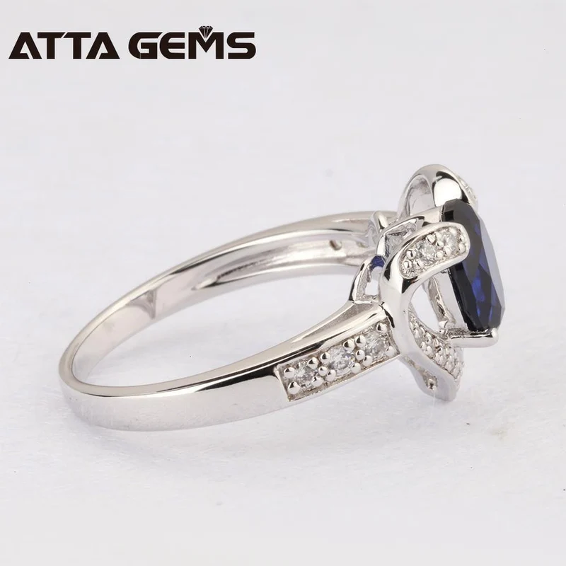Blauer Saphir-Silberring. 1.5 Karat Saphir-Ring aus massivem Silber. Kurzes und modisches Design