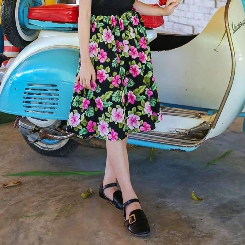 Sommer-Outfit für Mädchen, modische zweiteilige Kleidungssets für Teenager, schwarze Oberteile und Röcke mit Blumenmuster, Größe 8 10 12, Mädchenkleidung