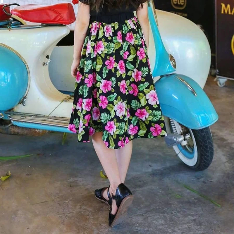 Sommer-Outfit für Mädchen, modische zweiteilige Kleidungssets für Teenager, schwarze Oberteile und Röcke mit Blumenmuster, Größe 8 10 12, Mädchenkleidung