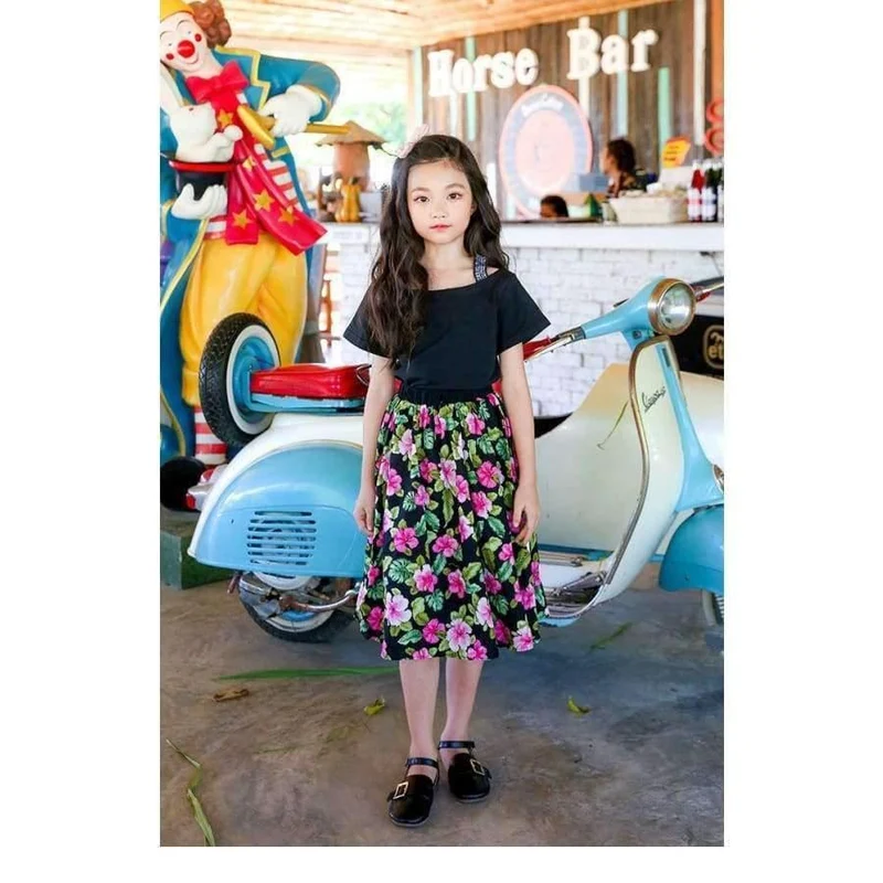 Sommer-Outfit für Mädchen, modische zweiteilige Kleidungssets für Teenager, schwarze Oberteile und Röcke mit Blumenmuster, Größe 8 10 12, Mädchenkleidung