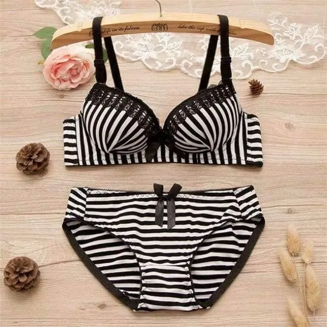 Teenager Mädchen Streifen Trainings BHs Sets Junge Studentin Drahtlose Baumwolle BHs Spitze Höschen 2Pcs Sets Teenager Entwicklung Kleidung GB15