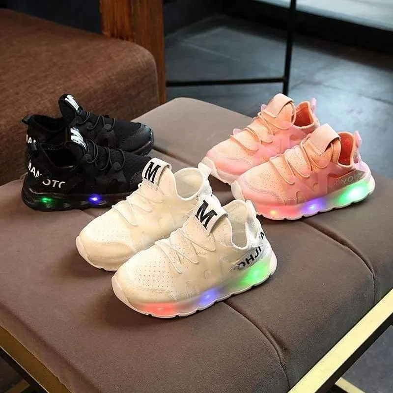 LED beleuchtet Glowing Kinder Freizeitschuhe 2018 European Glitter komfortable Baby Mädchen Jungen Turnschuhe niedlichen Kinderschuhe Kleinkinder