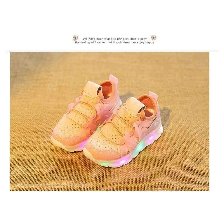 LED beleuchtet Glowing Kinder Freizeitschuhe 2018 European Glitter komfortable Baby Mädchen Jungen Turnschuhe niedlichen Kinderschuhe Kleinkinder