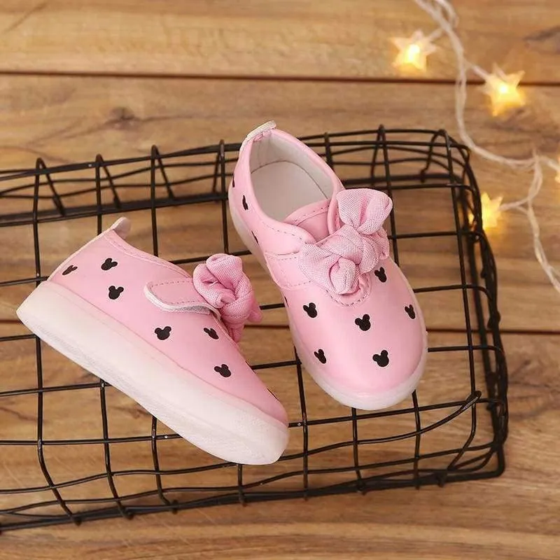 Arbeiten Sie kühle schnüren sich oben nette beiläufige Wanderer des breathable Babykleinkindes Süßigkeitfarbenbabys erste um Reizende Mädchen beschuht Turnschuhe
