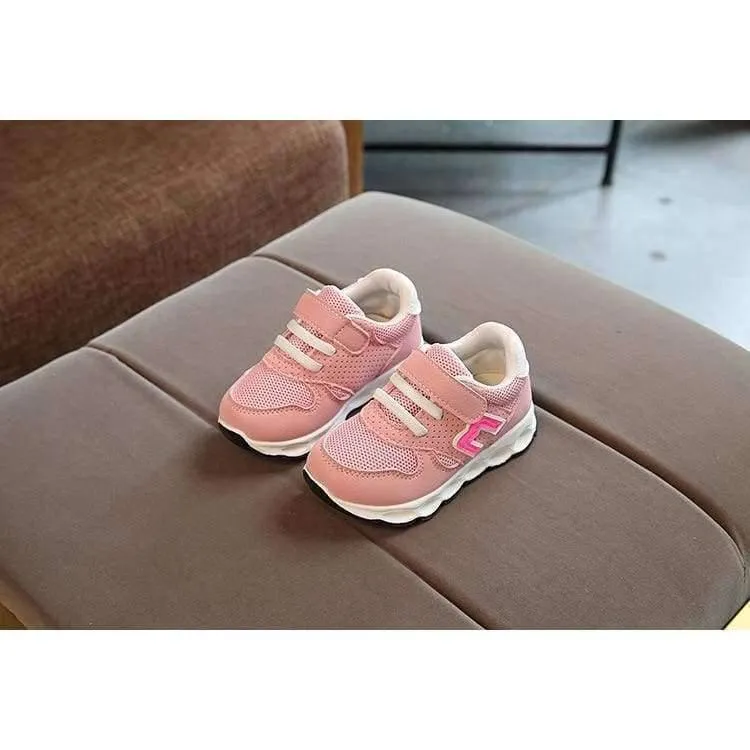 Nette beiläufige Babyschuhe kühlen reizende Mädchenjungenschuhe der heißen Verkaufsqualitätsersten Wandererkleinkinder Art und Weise ab