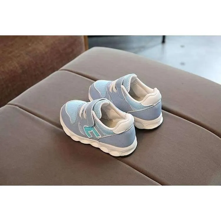 Nette beiläufige Babyschuhe kühlen reizende Mädchenjungenschuhe der heißen Verkaufsqualitätsersten Wandererkleinkinder Art und Weise ab