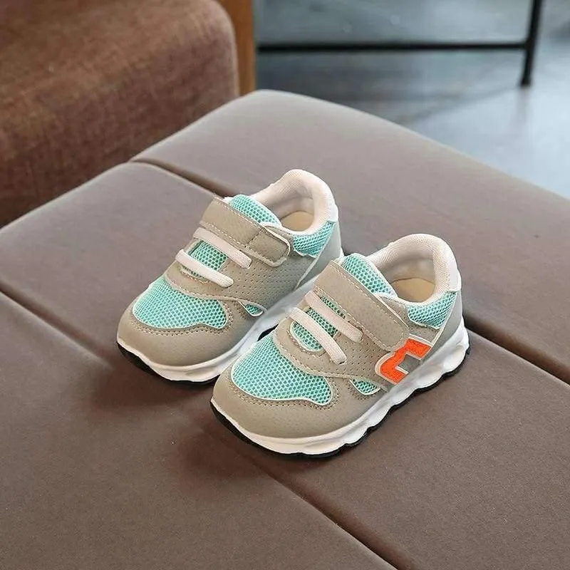 Nette beiläufige Babyschuhe kühlen reizende Mädchenjungenschuhe der heißen Verkaufsqualitätsersten Wandererkleinkinder Art und Weise ab