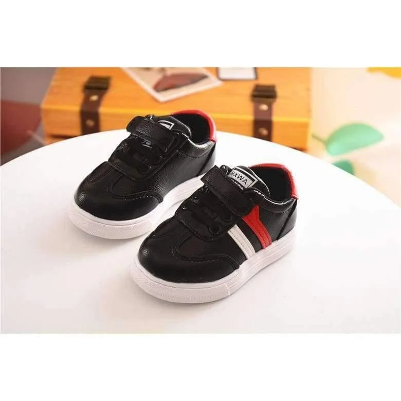 Kühle Art und Weise scherzt Schuhe arbeiten die bunten beiläufigen Schuhe der Beleuchtungsbaby-Turnschuhe der Qualität der breathable edlen Kinder um