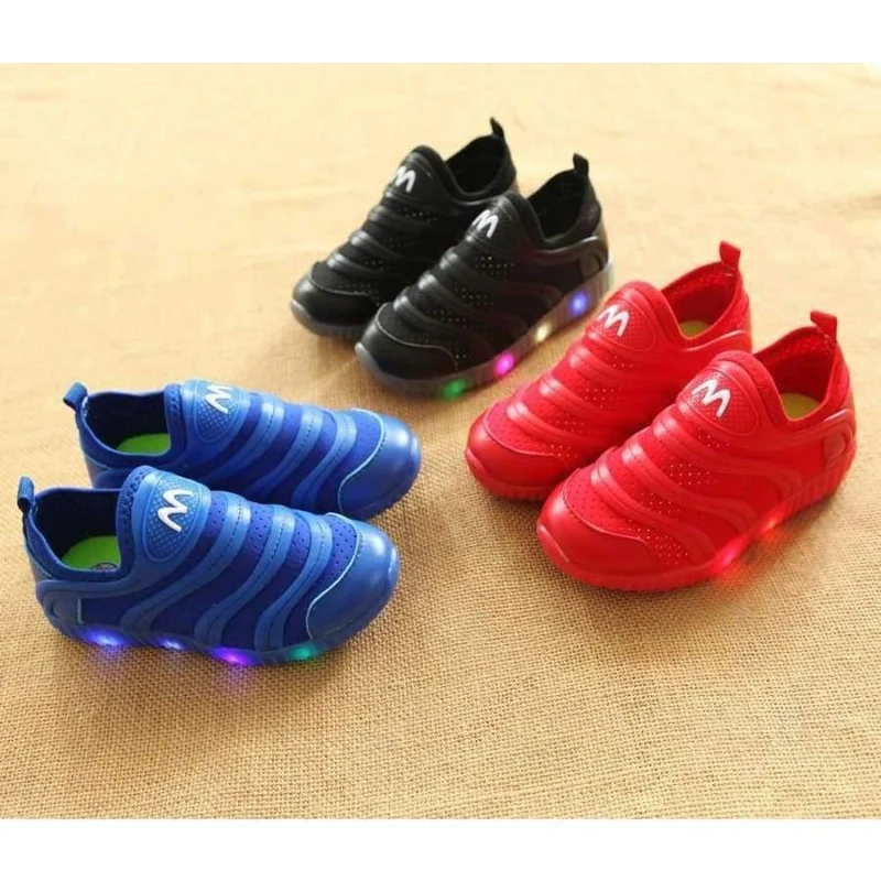 Arbeiten Sie bunte beleuchtete Kindschuhe LED reizende kühle neue Marke um, die kühle Kindturnschuhe beiläufige Baby-Mädchenschuhe sind