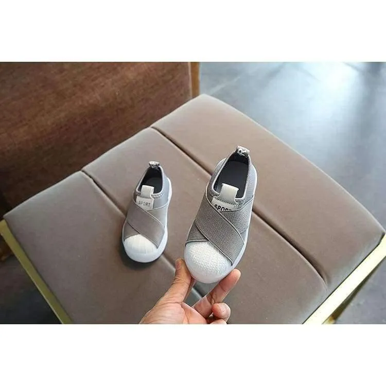 Unisexmädchenjungen beschuht LED beleuchtete Qualitätskindturnschuhe, die breathable Babykindschuhe shinning sind