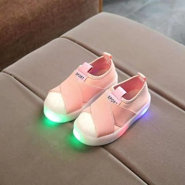 Unisexmädchenjungen beschuht LED beleuchtete Qualitätskindturnschuhe, die breathable Babykindschuhe shinning sind